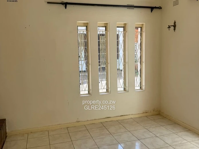Spacious 5-Bed Greystone Park Home with Pool & Borehole
