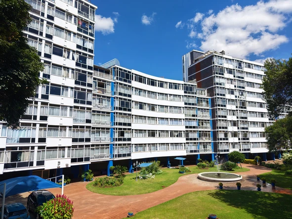 3 Bedroom Flat & Apartment