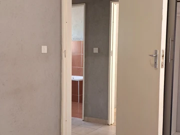 2 Bedroom Flat & Apartment