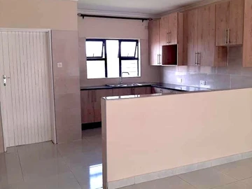 2 Bedroom Flat & Apartment
