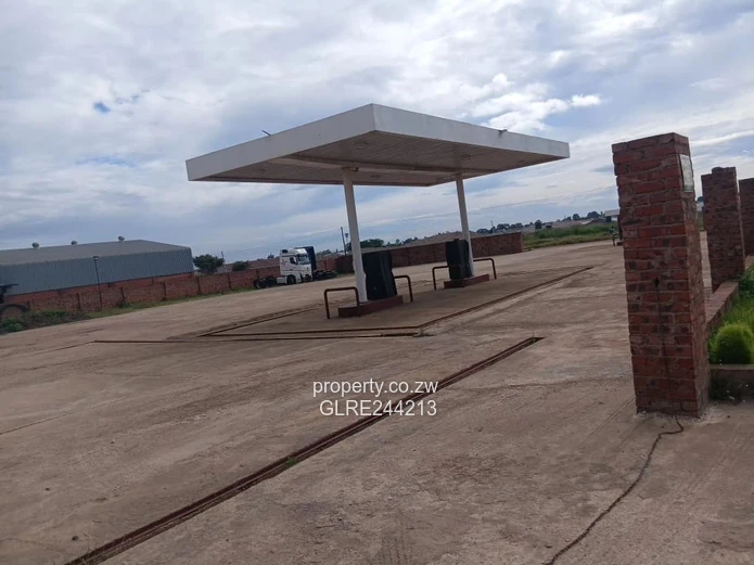 Westgate Service Station — 3,404m² with 900m² Building & Paved Forecourt