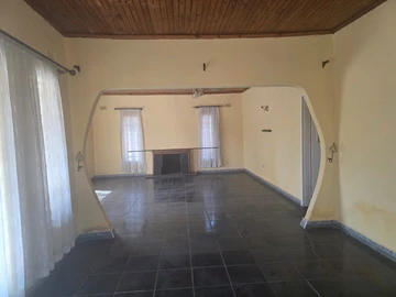 6 Bedroom House