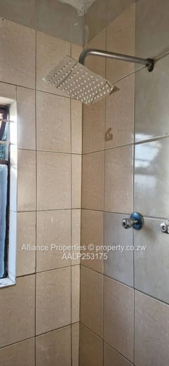 2-Bed Retreat: Tiled Veranda & Garden in Lenana Park