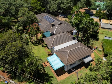 5-Bedroom Family Home on 1 Acre in Bluff Hill