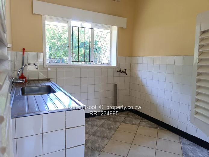 4 bed home in Kamfinsa