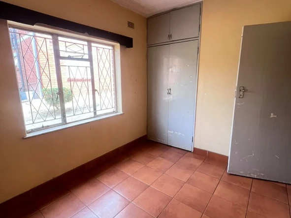 3 Bedroom Flat & Apartment