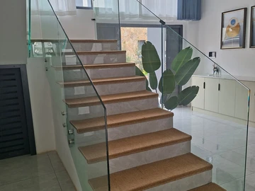 5 Bedroom Flat & Apartment