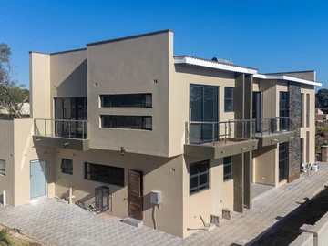 5 Bedroom Flat & Apartment