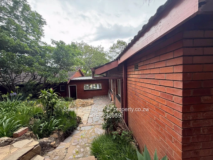 Prime Glen Lorne Real Estate: Solid 4-Bed Home on Over 1.7 Acres