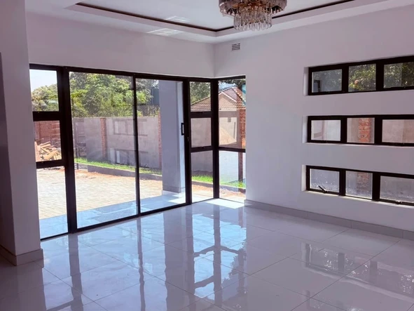 4 Bedroom Flat & Apartment