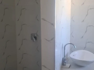 3 Bedroom Flat & Apartment