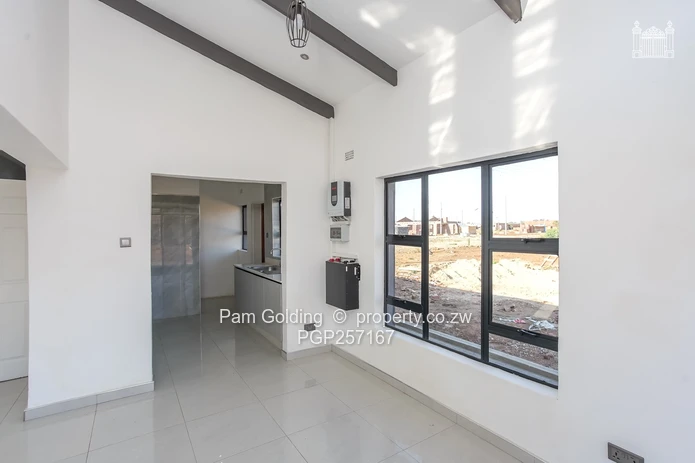 Move in ready 3-Bed Home in Rainham Park Gated Community
