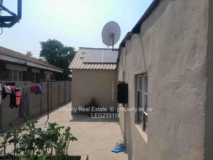 Neat and Modern 3-Bedroom House in Glen Norah