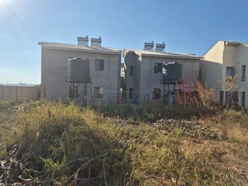 2 Bedroom Flat & Apartment