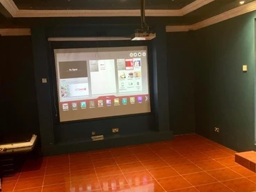 2 Bedroom Flat & Apartment