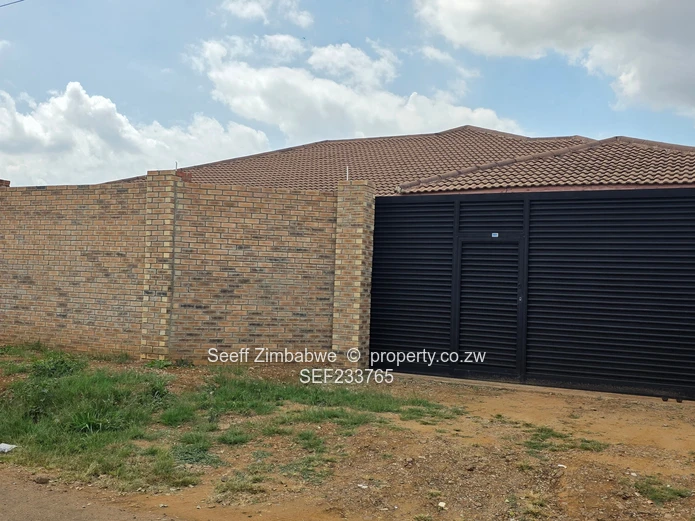  5-Bed Belvedere Home — 1,100m² Stand, Borehole