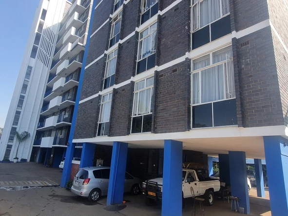 2 Bedroom Flat & Apartment