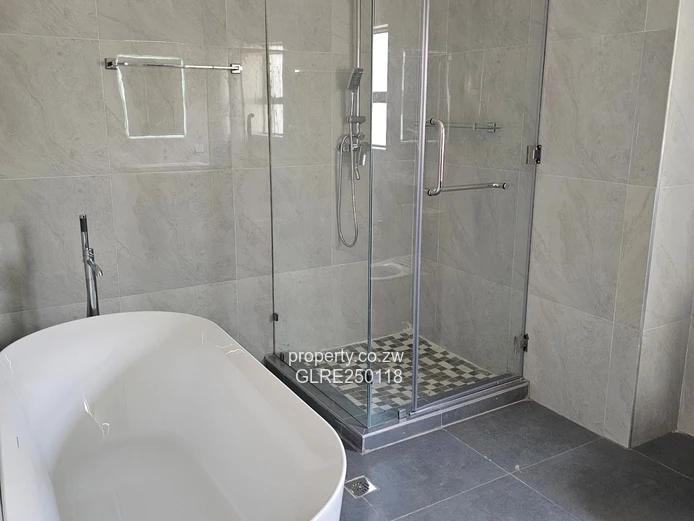 Modern 3-Bed Mount Pleasant Flat - Solar + 24hr Security