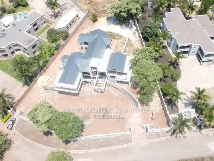 Elegant Family Home with Architectural Flair — Gletwin Estate