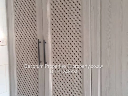Spacious 4-Bedroom Home with Borehole in Glaudina for Sale.