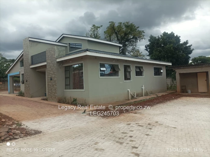 Elegant Cluster Home For Sale In Borrowdale Quinnington