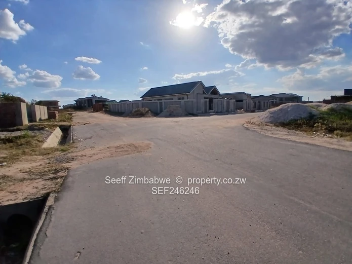 Prime 747m² Stand  in Arlington East