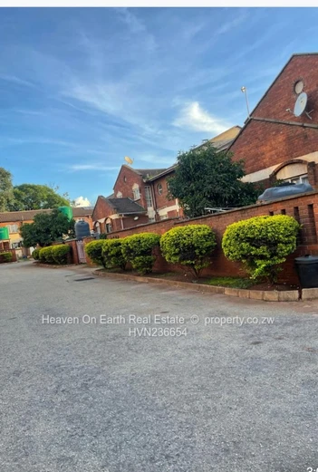 Very close to amenities  (Sole Mandate)