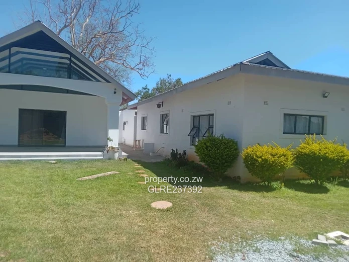 To Let Luxurious 3-Bedroom Cluster home for Rent