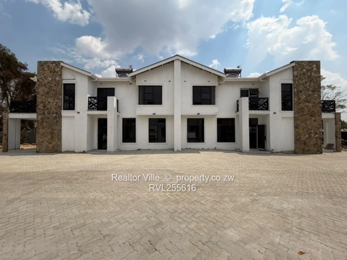4 Bedroom Cluster Home for Sale in Marlborough