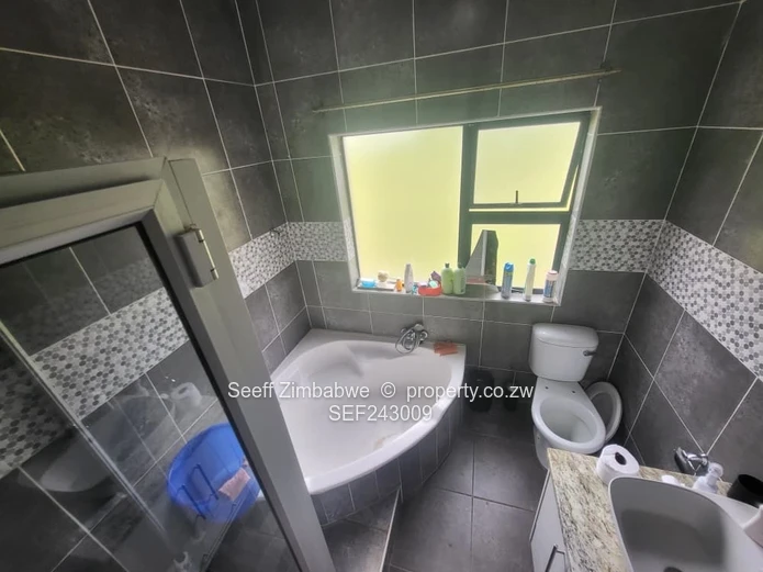 Mandara 5-Bed on 4869m² — Granite Island Kitchen & Borehole