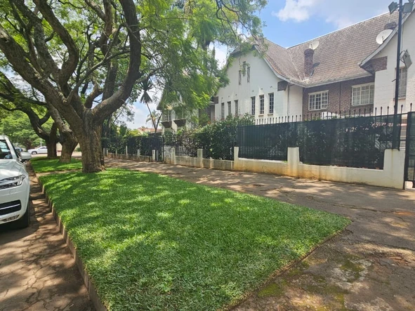 3 Bedroom Flat & Apartment