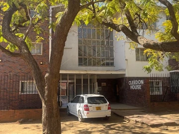 2 Bedroom Flat & Apartment