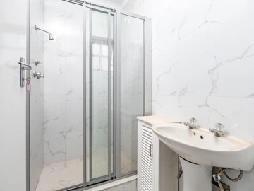 3 Bedroom Garden Flat