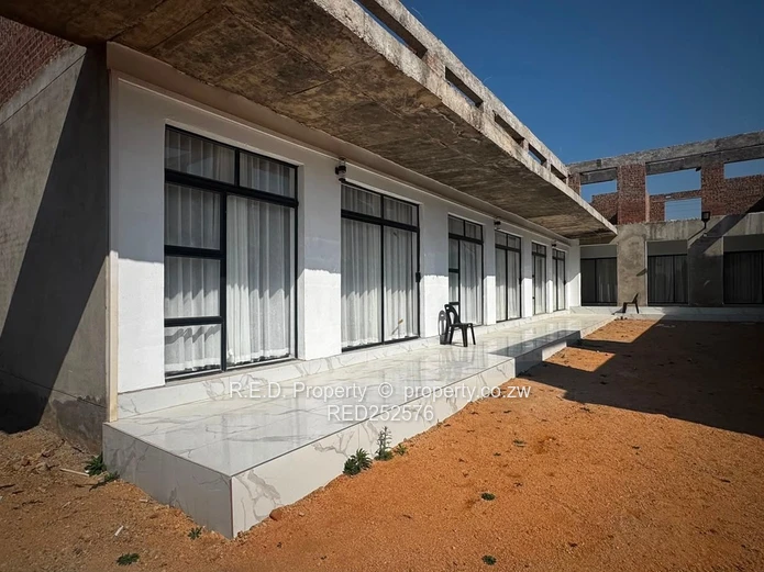 Bedsitter to Let In Parklands (Ladies Only)