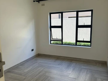 4 Bedroom Flat & Apartment