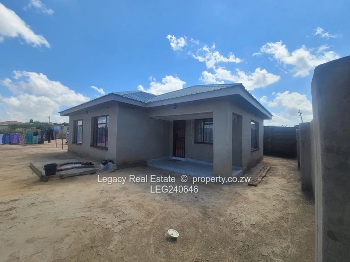 Neat 3 Bedroom Cottage With Borehole In Ushewokunze