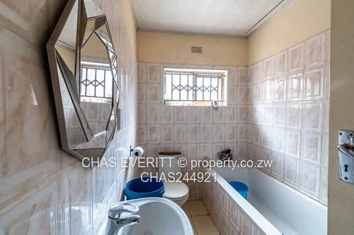 3 bedroom house fir sale in Greendale 