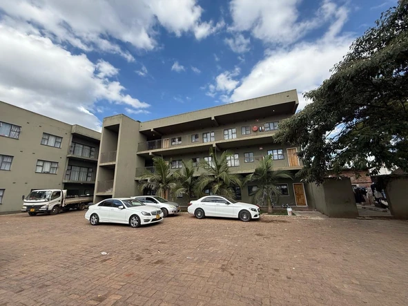 2 Bedroom Flat & Apartment