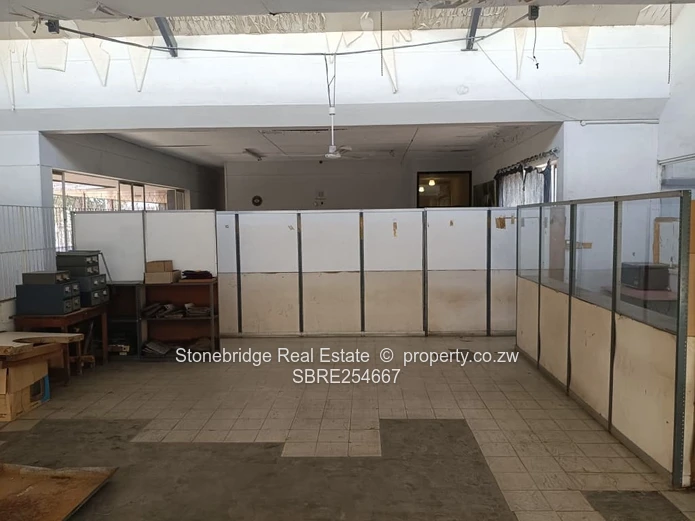 Commercial Property in Belmont To Rent