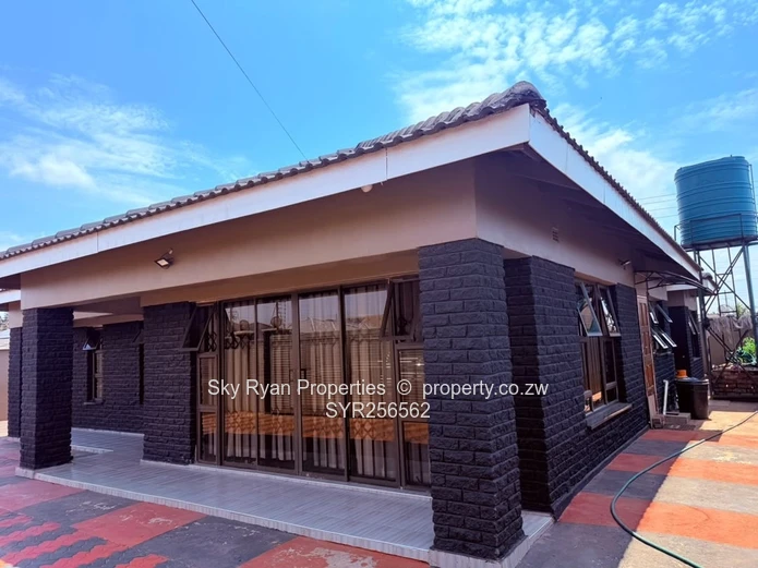 5-Bedroom Family Home For Sale - Madokero ?? Corner Property