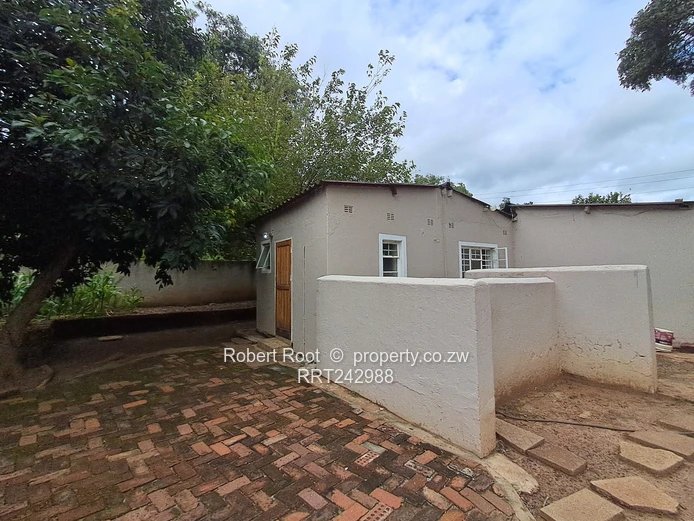 Solid 3 bed family home in Chisipite