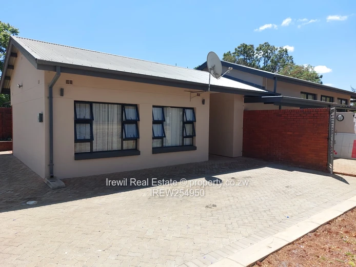 Helensvale 4 Bedroom Home in a Secure Gated Community
