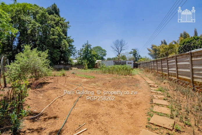 Excellent Development Potential In Marlborough (Sole Mandate)