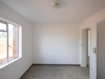 2 Bedroom Flat & Apartment