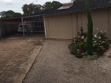 3 Bedroom Flat & Apartment