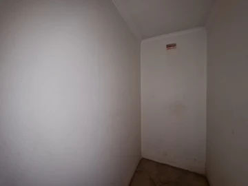 3 Bedroom Flat & Apartment