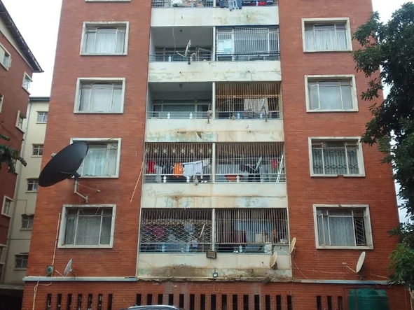 2 Bedroom Flat & Apartment