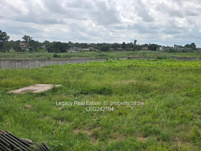 Commercial Zone Property: 3-Bed House Plus Quarters in Ardbenie