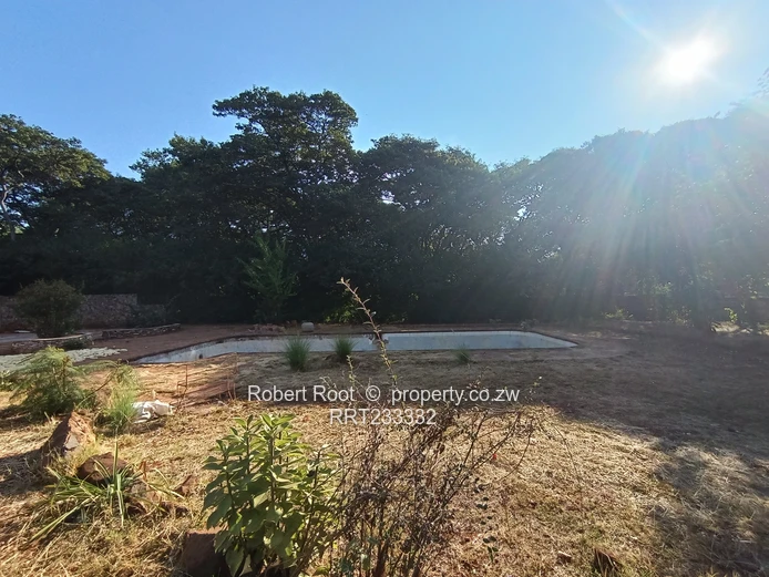 4 bed family home in Chisipite