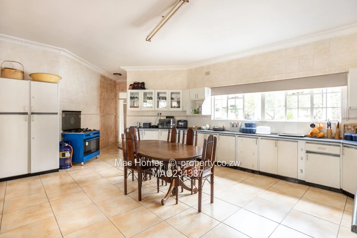 Borrowdale Mansion, Victor Darcy Close